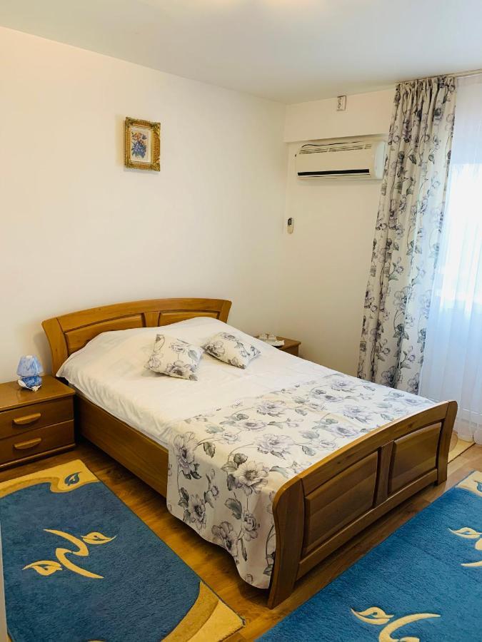 Alex & Maria Hotel Carpinisu Luaran gambar