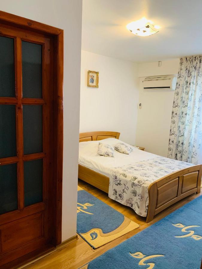 Alex & Maria Hotel Carpinisu Luaran gambar