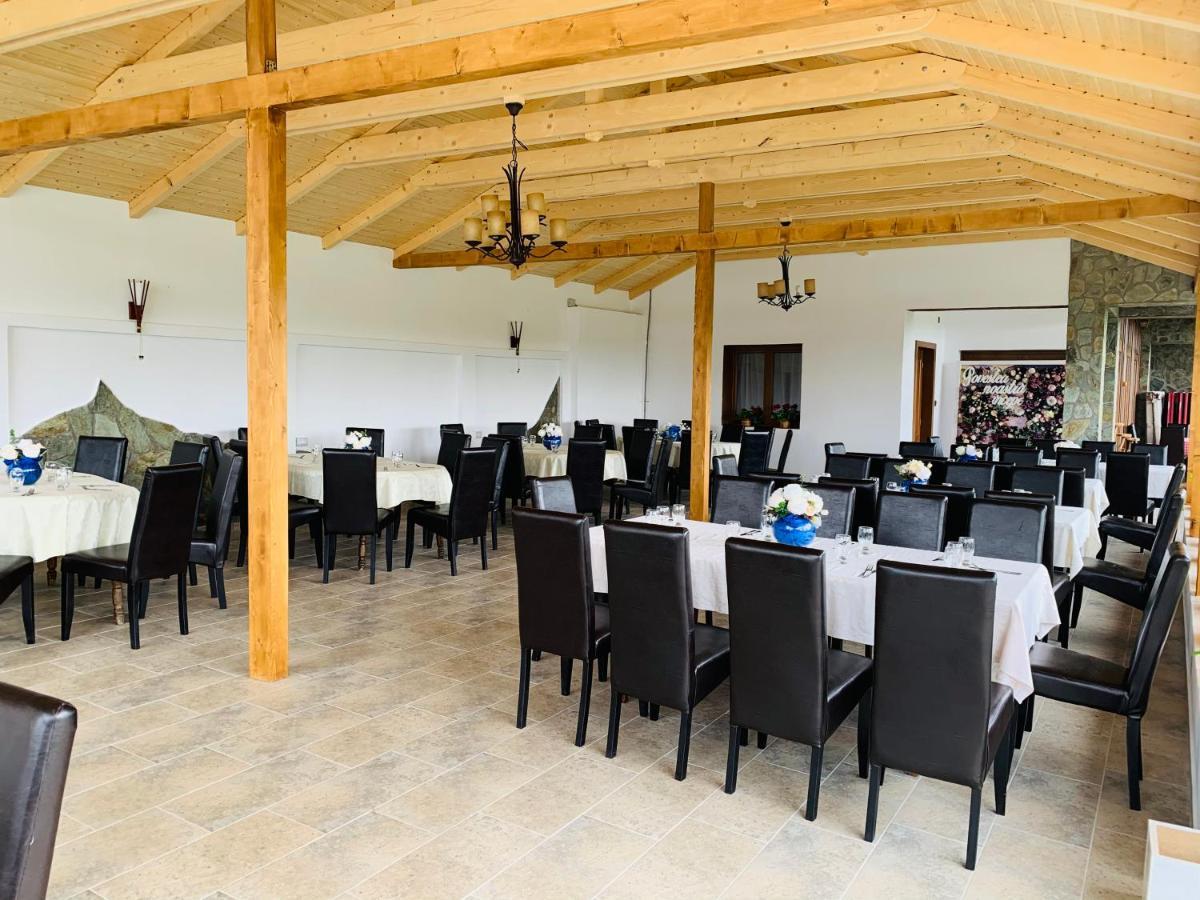 Alex & Maria Hotel Carpinisu Luaran gambar
