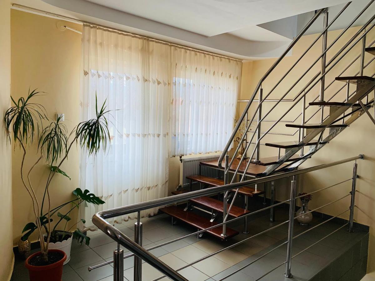 Alex & Maria Hotel Carpinisu Luaran gambar