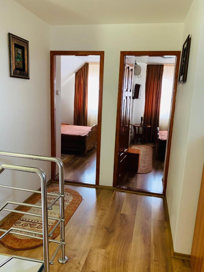 Alex & Maria Hotel Carpinisu Luaran gambar