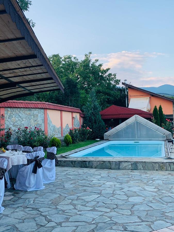 Alex & Maria Hotel Carpinisu Luaran gambar
