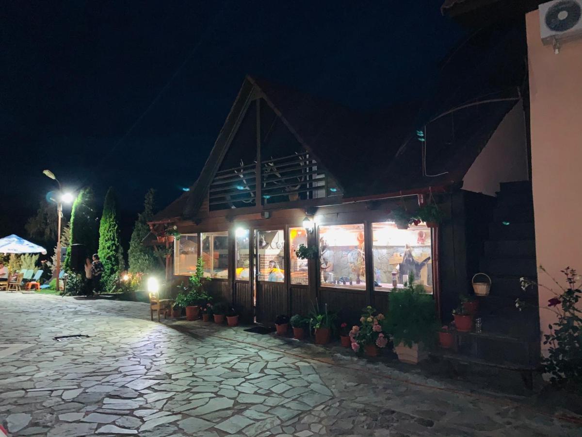 Alex & Maria Hotel Carpinisu Luaran gambar