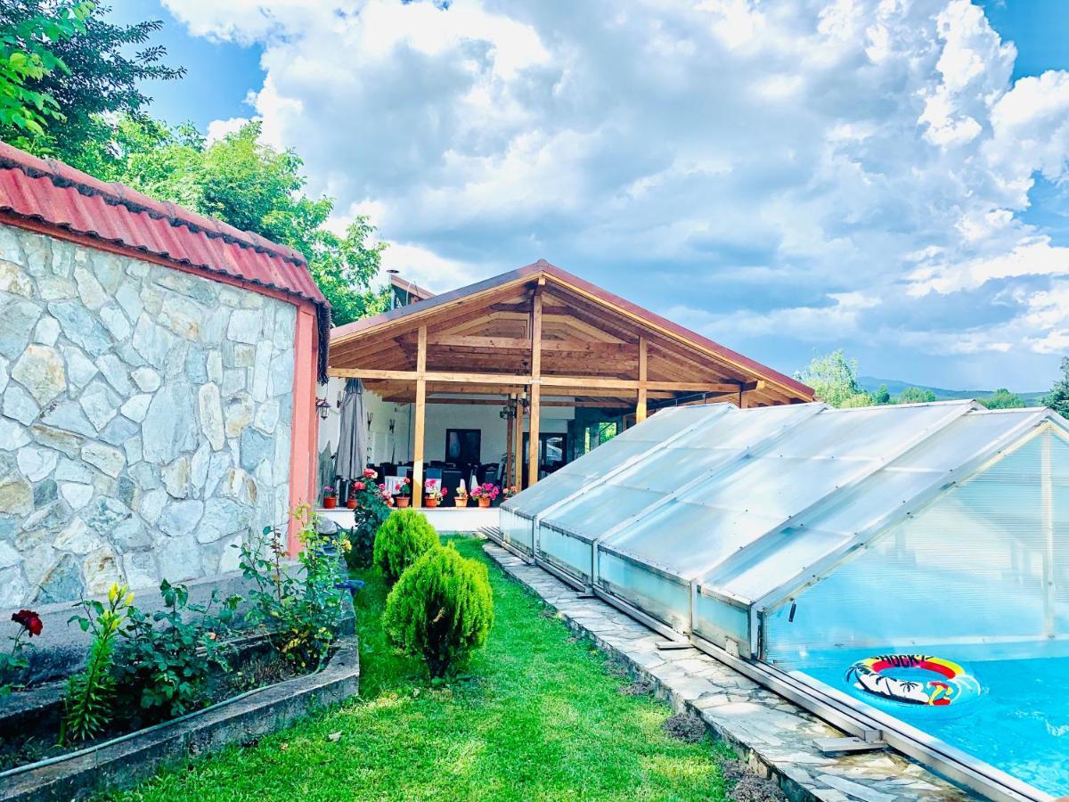 Alex & Maria Hotel Carpinisu Luaran gambar