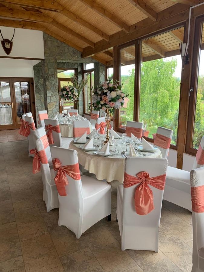 Alex & Maria Hotel Carpinisu Luaran gambar